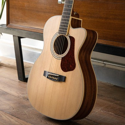 Cort L710F OM Size Acoustic/Electric in Gig Bag C11178