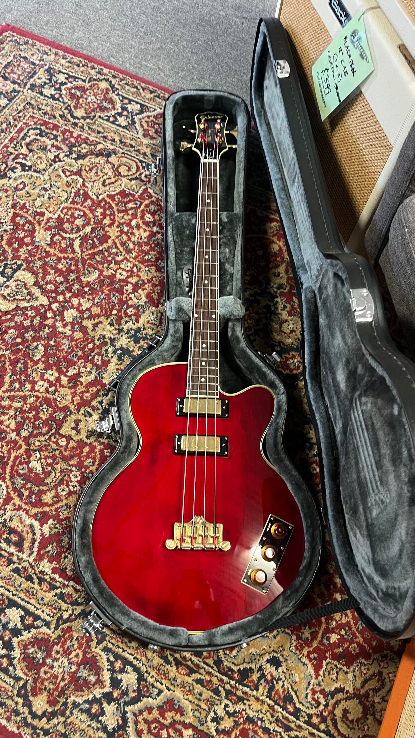 2021 Epiphone Allen Woody Rumblekat short scale bass in Hard case Serial # 21081537479