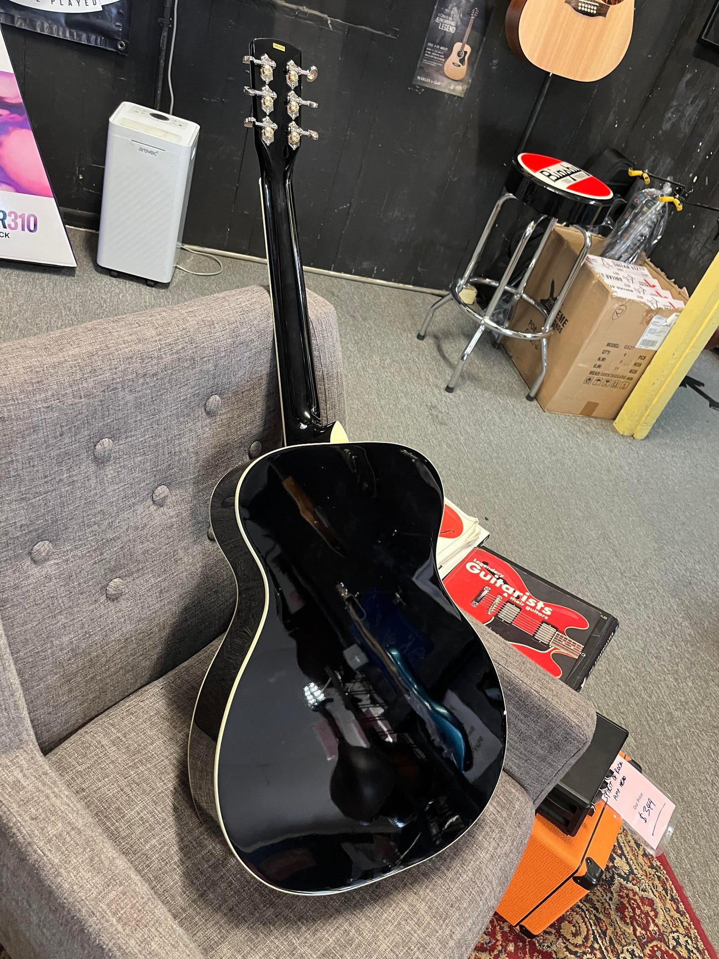 Regal RD-30B Black Resonator