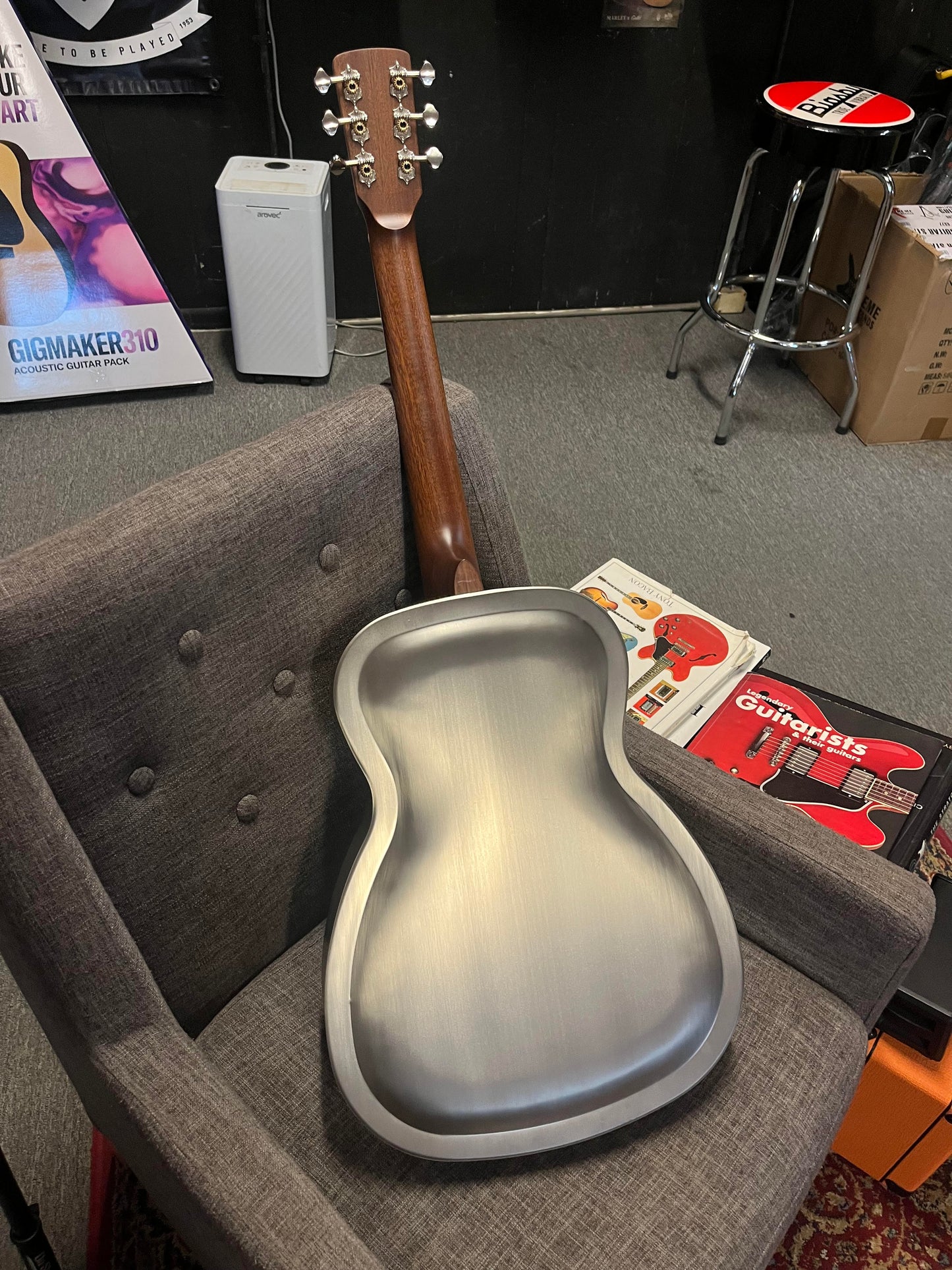 Regal RC-1E Metal Body Resonator with Lipstick Pickup