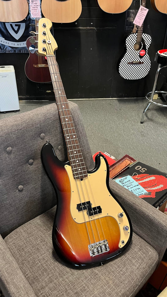 Fender 2006 60th Anniversary American Series Precision Bass 3TS in HC Serial # Z6127359