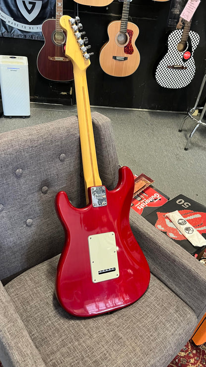 Second Hand Fender 2000 Deluxe Strat Crimson Red Transparent MN in Hard Case Serial # Z0052993
