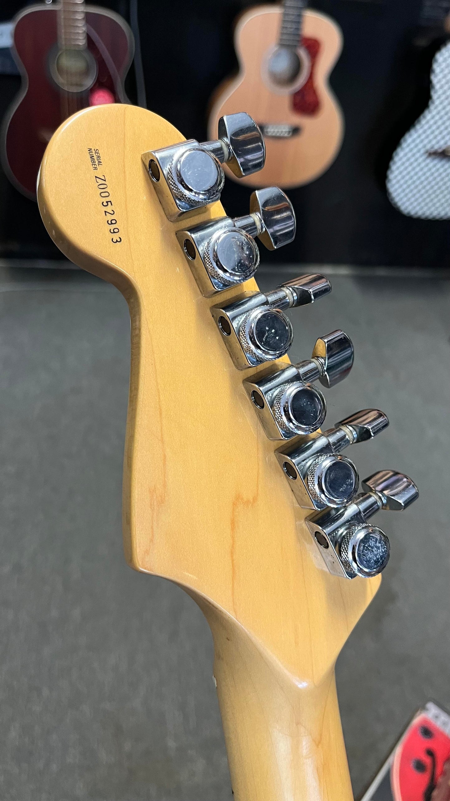 Second Hand Fender 2000 Deluxe Strat Crimson Red Transparent MN in Hard Case Serial # Z0052993