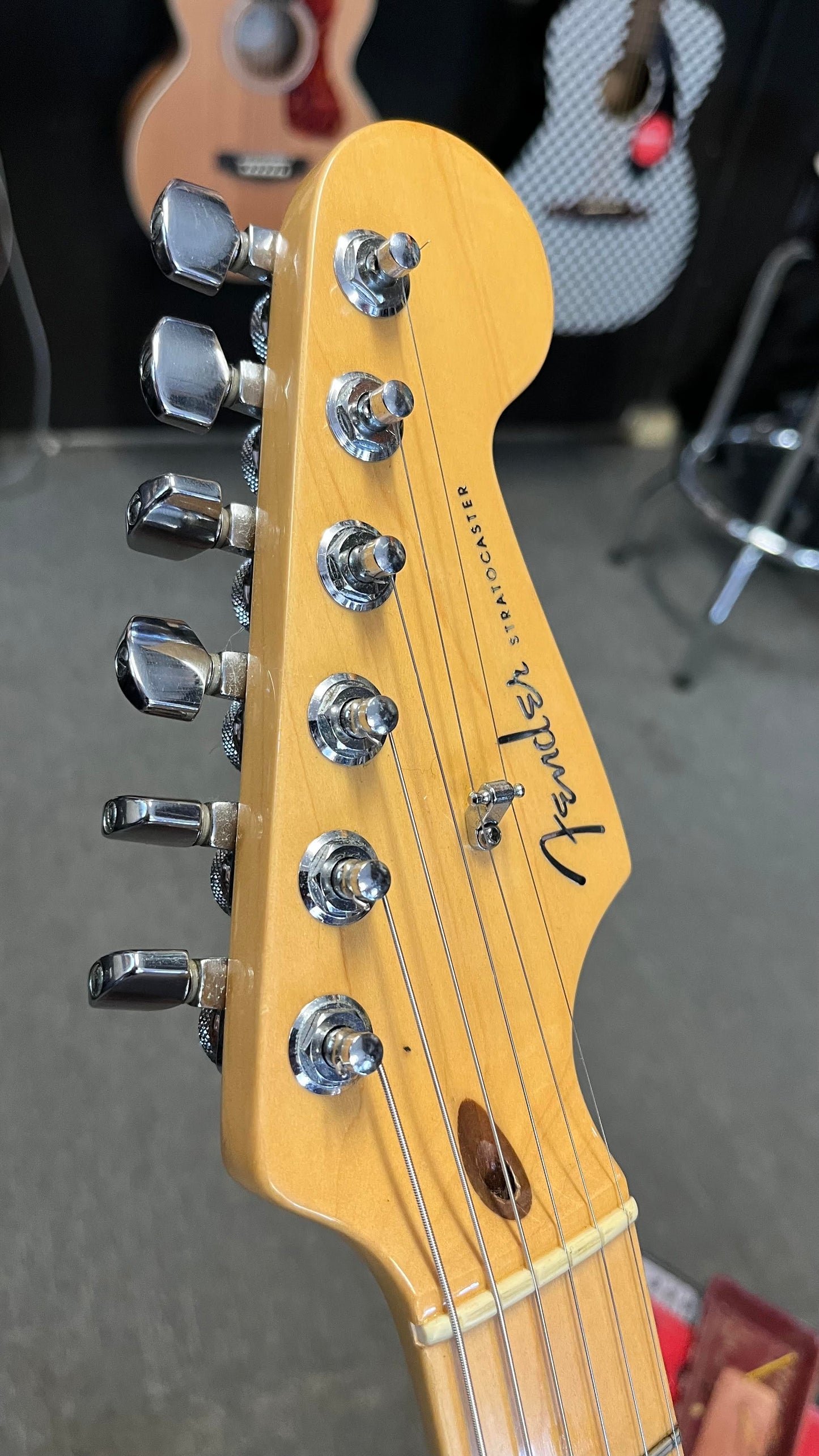 Second Hand Fender 2000 Deluxe Strat Crimson Red Transparent MN in Hard Case Serial # Z0052993