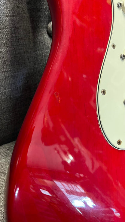 Second Hand Fender 2000 Deluxe Strat Crimson Red Transparent MN in Hard Case Serial # Z0052993