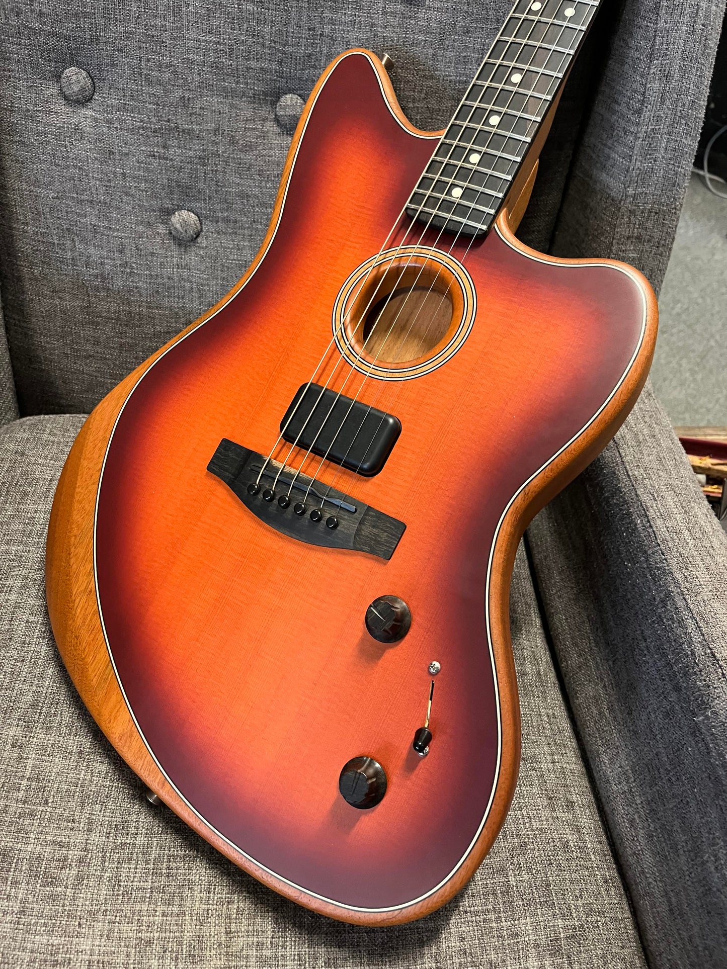 Second Hand Fender American Acoustasonic® Jazzmaster Tobacco Sunburst in Gig Bag Serial #US220761A