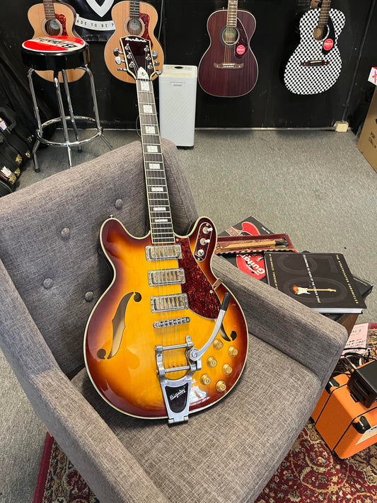 Second Hand Eastwood Airline Guitars H78 Honeyburst 2014 in Hard case