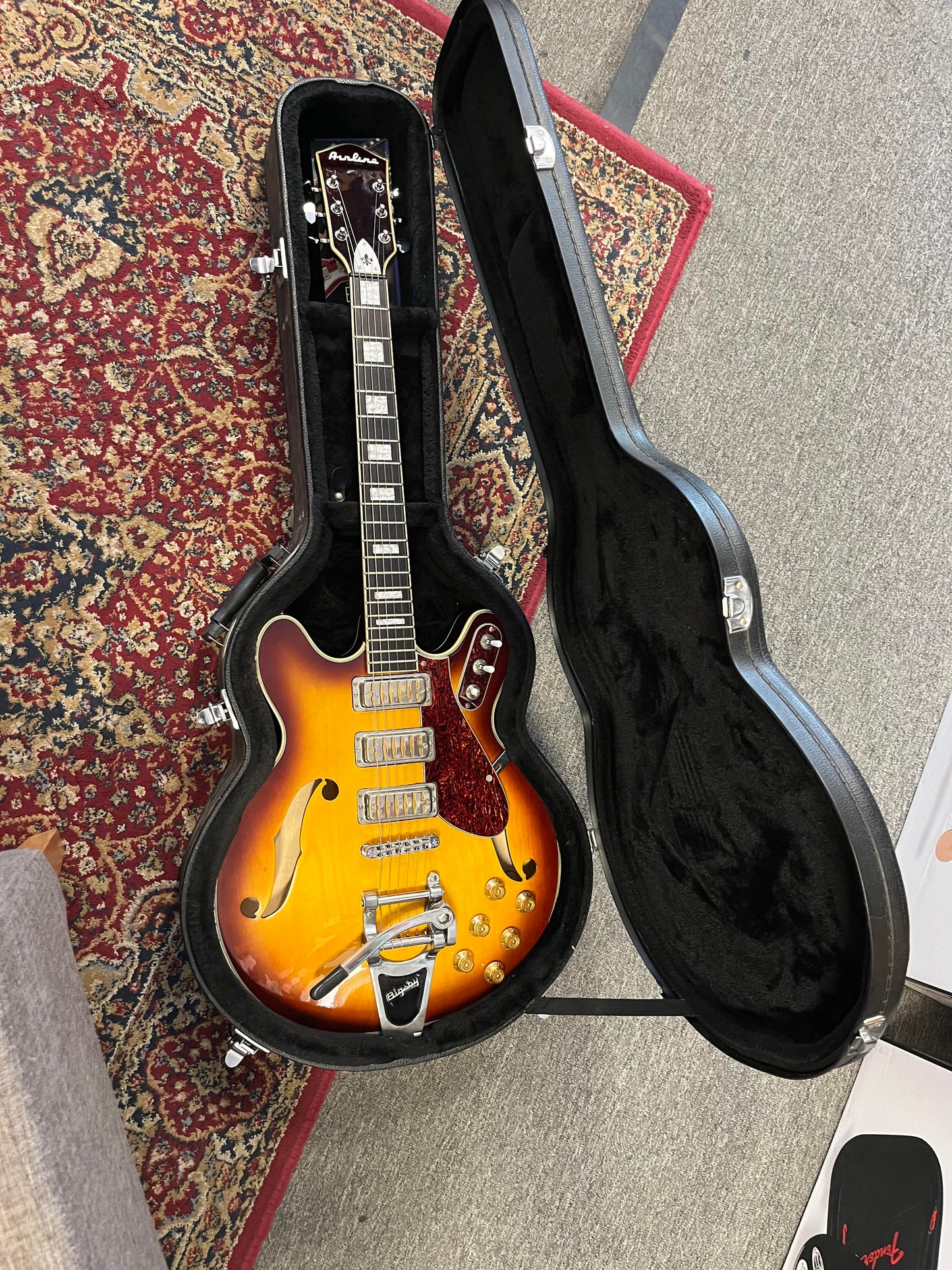 Second Hand Eastwood Airline Guitars H78 Honeyburst 2014 in Hard case