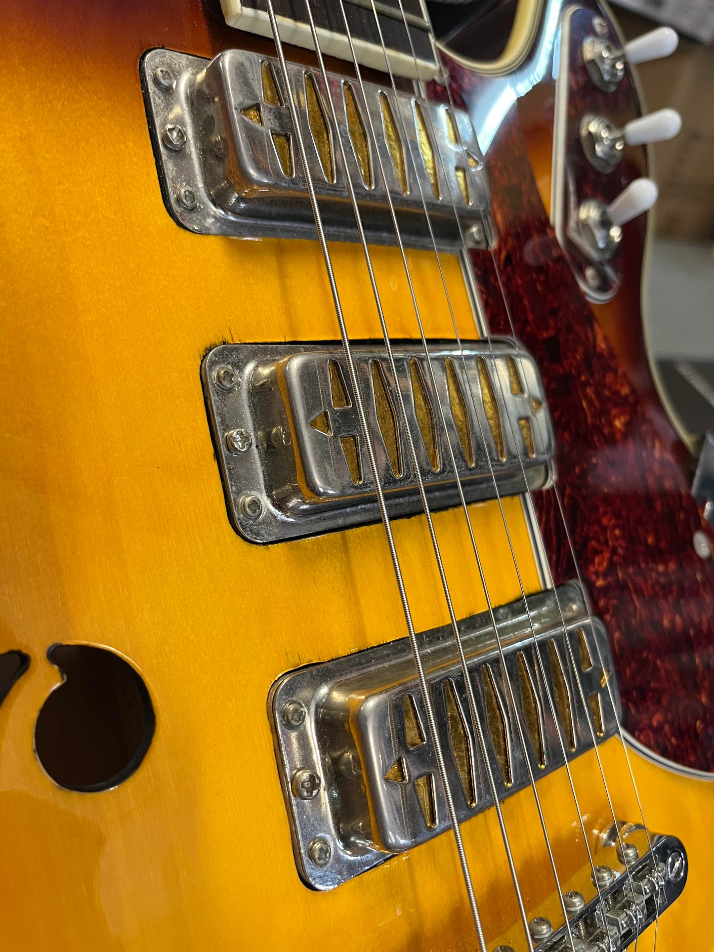 Second Hand Eastwood Airline Guitars H78 Honeyburst 2014 in Hard case