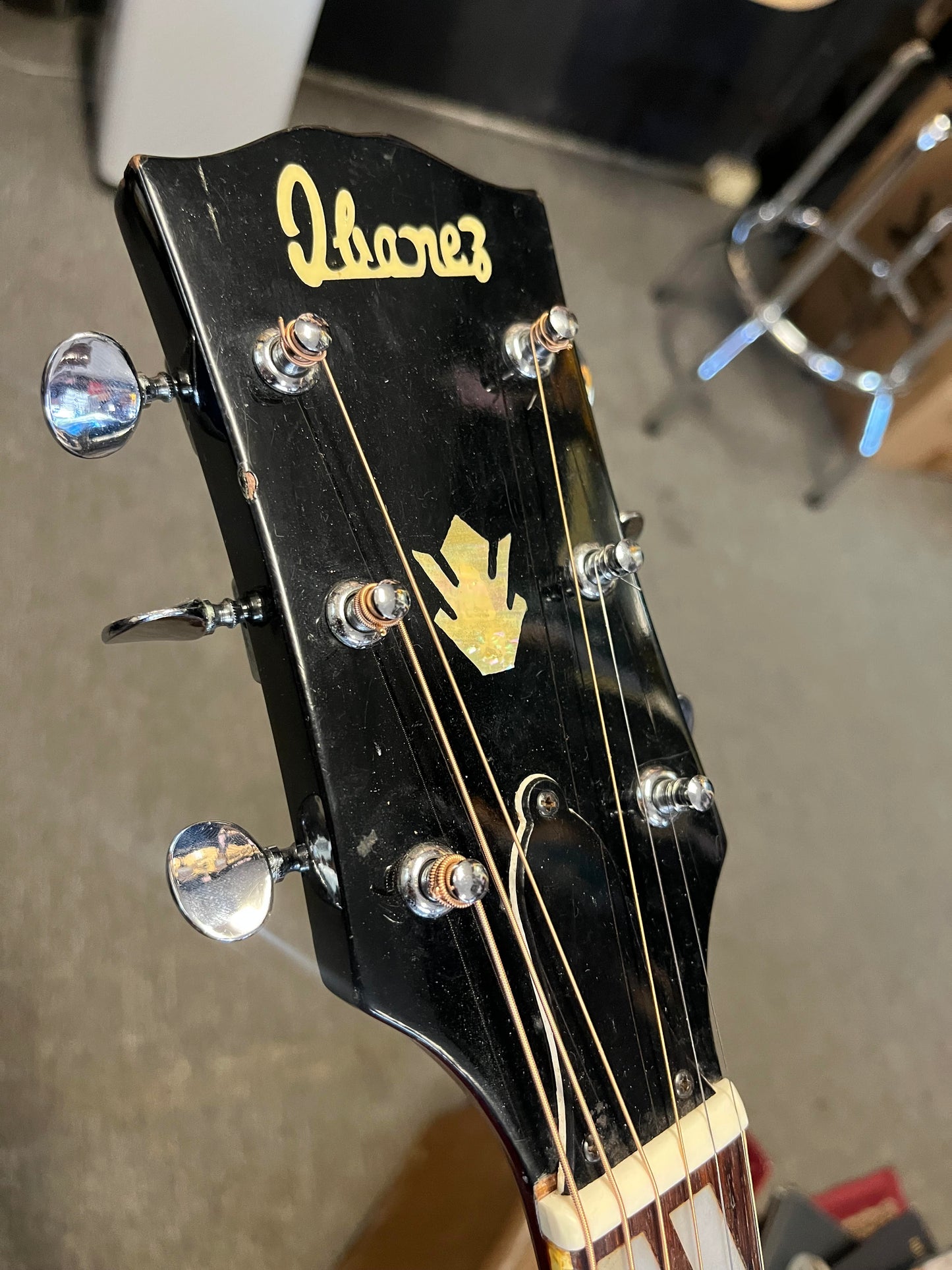 Second Hand Ibanez 684-6 Concord Hummingbird Copy with under saddle pickup in Hard Case