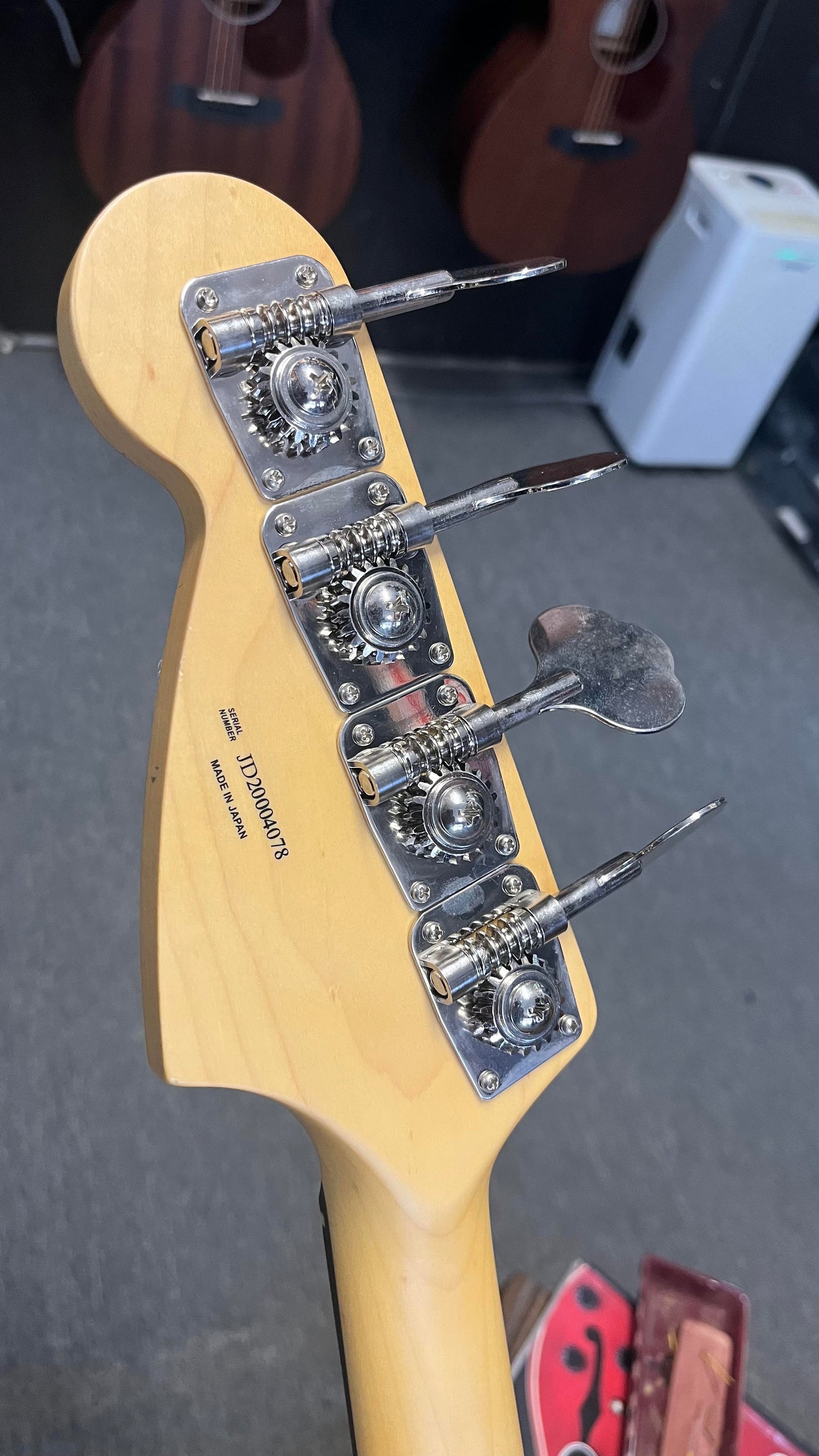 2020 MIJ Fender Hybrid Mustang Bass Vintage White in Hard Case Serial #JD20004078
