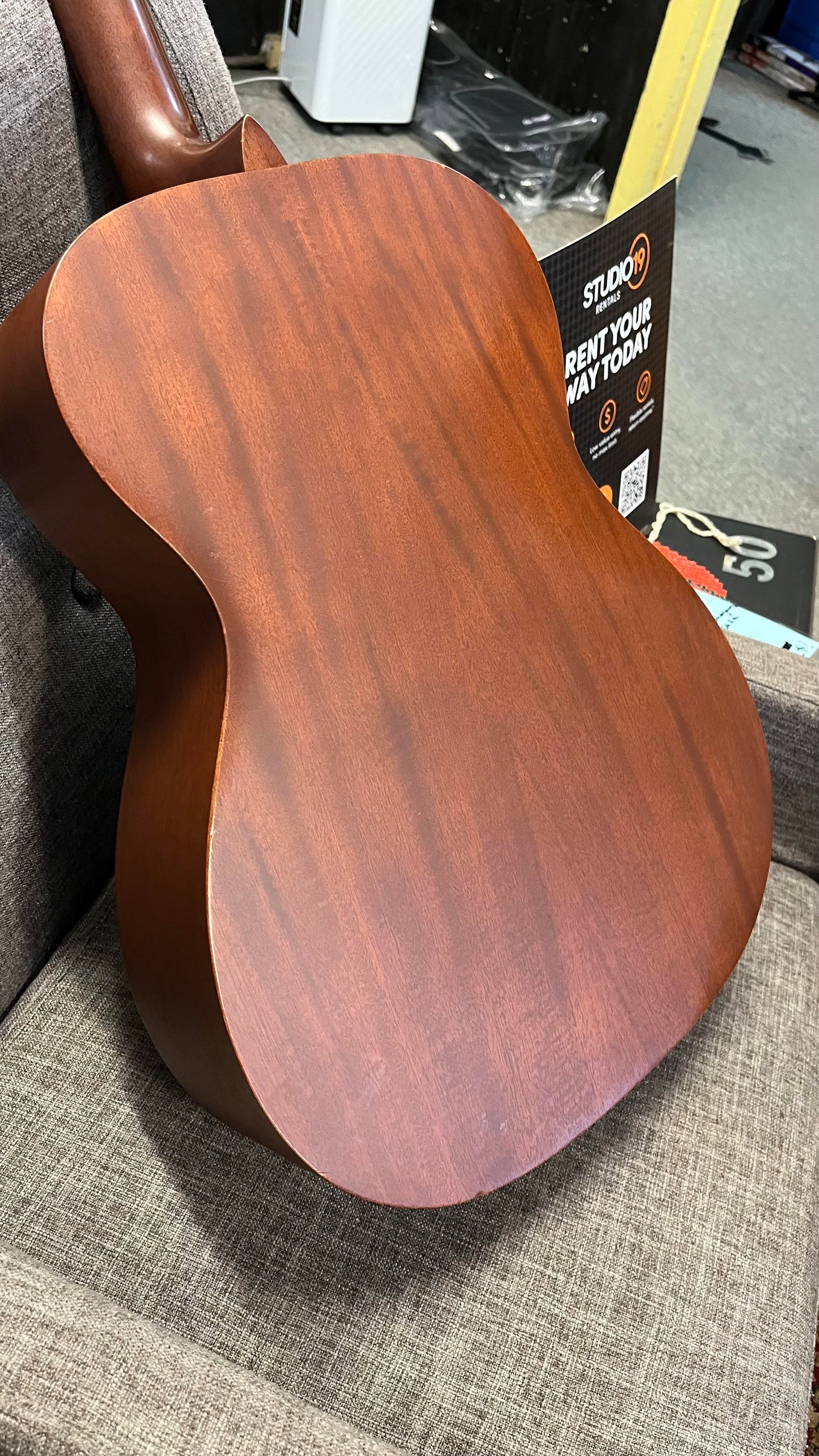 Martin OOO15M 2012 in Hard Case with K&K Pure Mini pickup Serial # 1593393