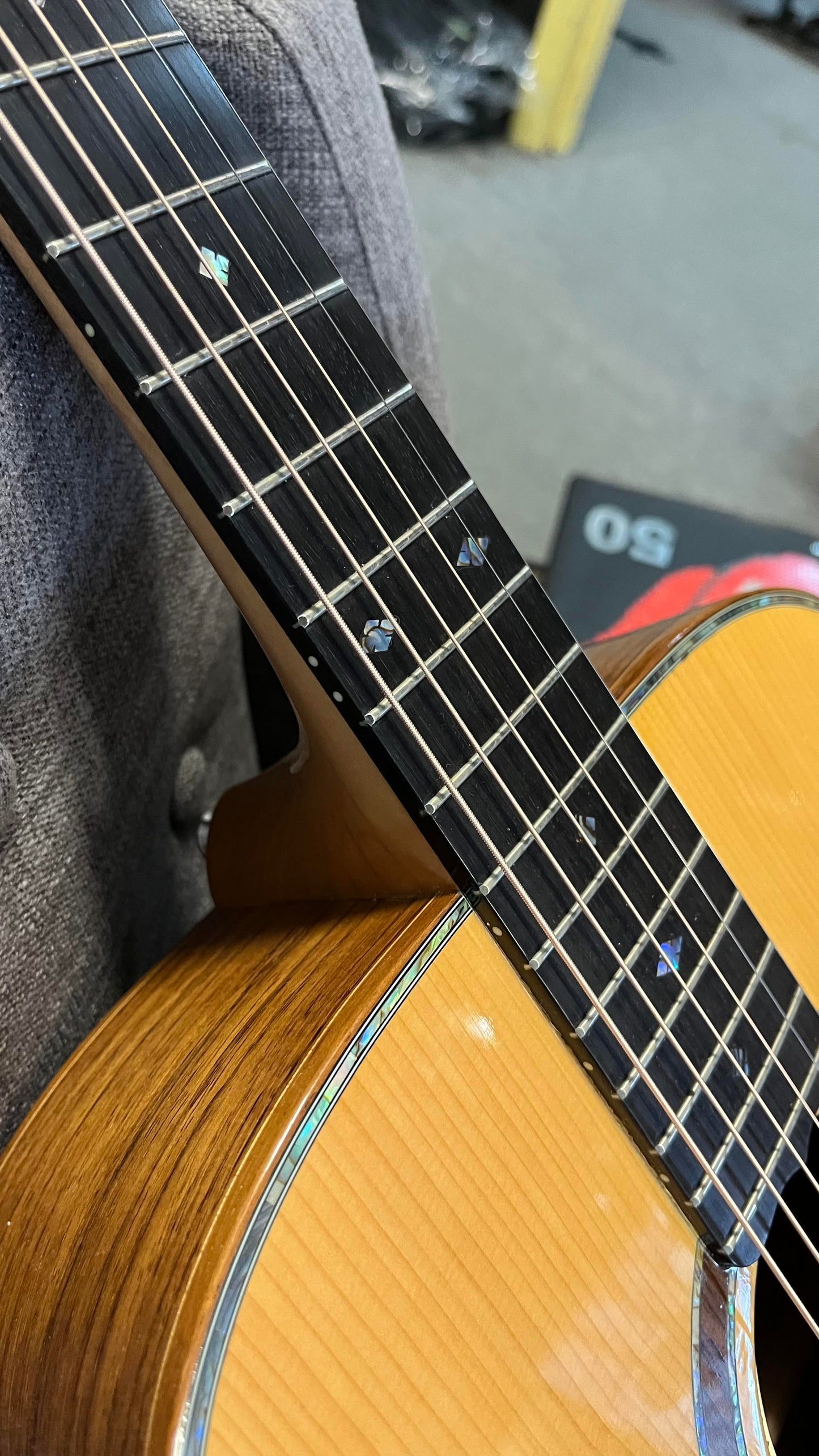 Maton 2014 Custom Shop Classic "Clarice" in Hiscox Case