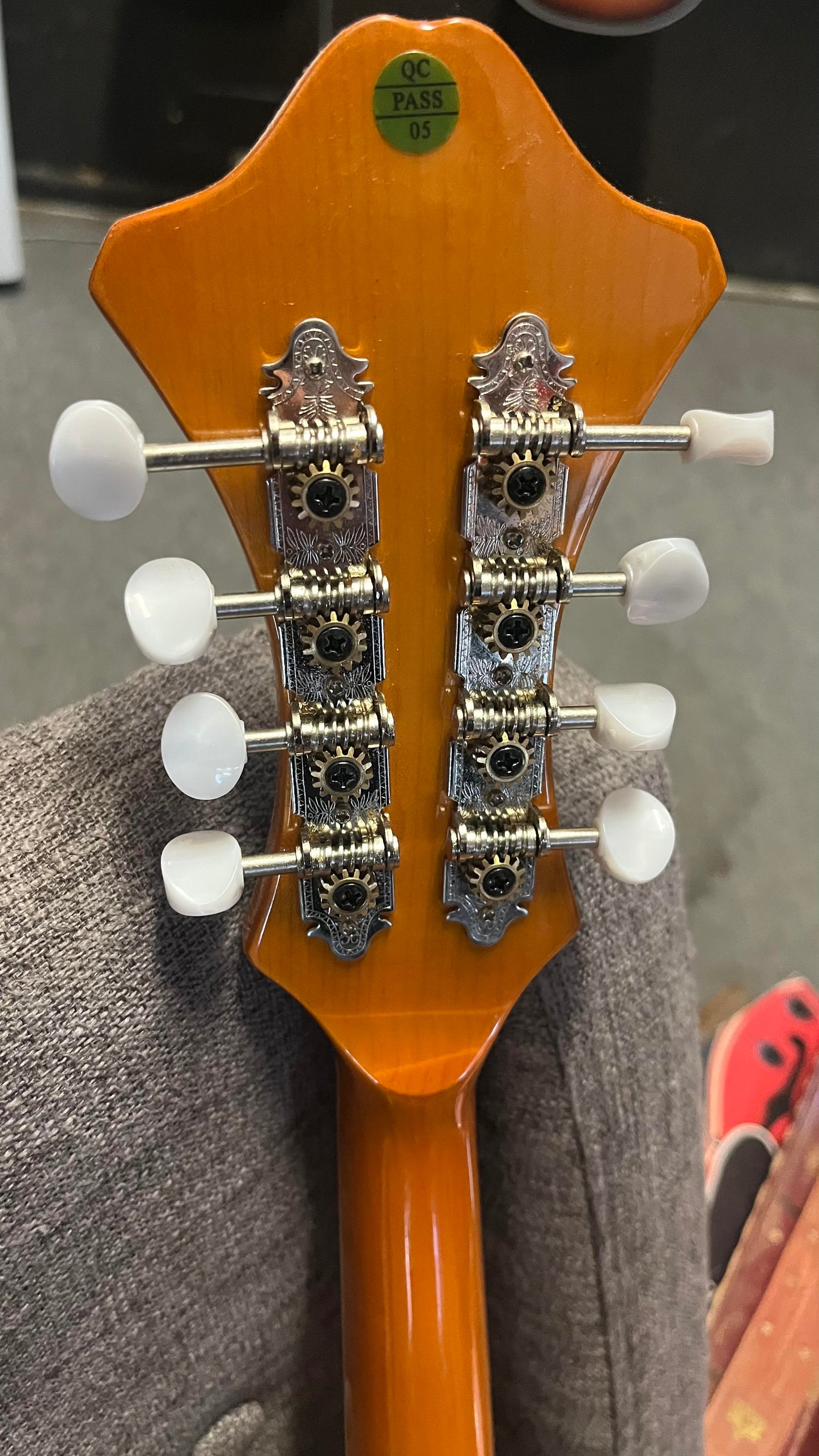 Rover RM-75 Deluxe F-Model Mandolin – Translucent Amber