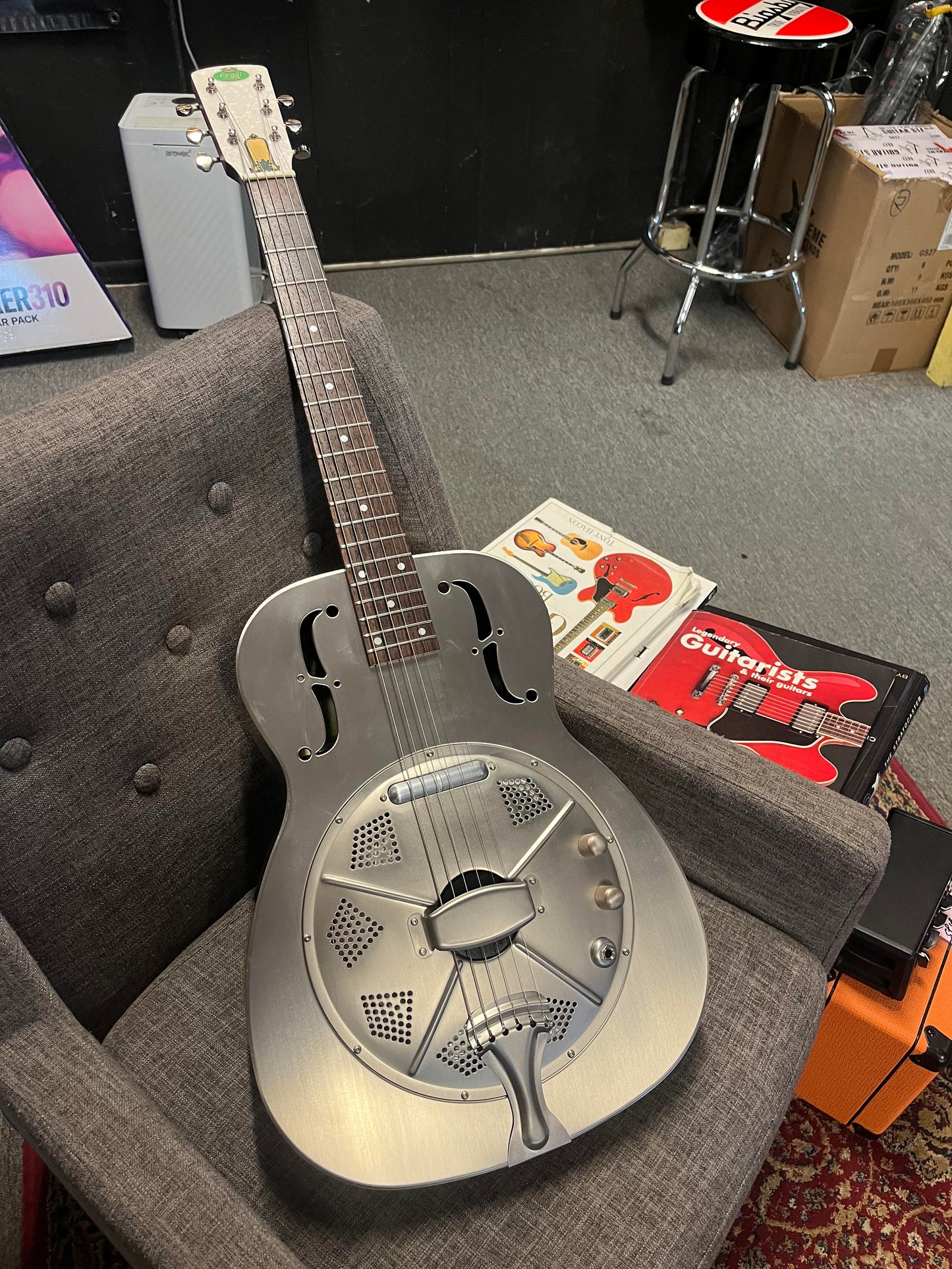 Regal RC-1E Metal Body Resonator with Lipstick Pickup