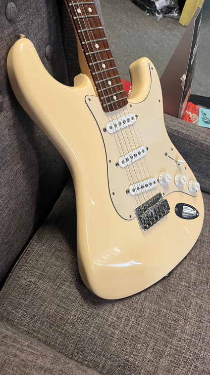 Second Hand Fender Mexican Standard Strat 2006 Desert Sands in Bass Hard Case Serial # MZ6195699