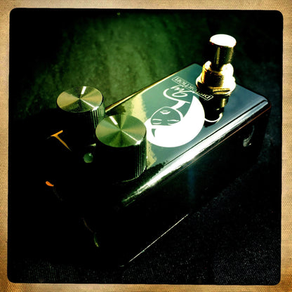 RED WITCH SEVEN SISTERS IVY DISTORTION